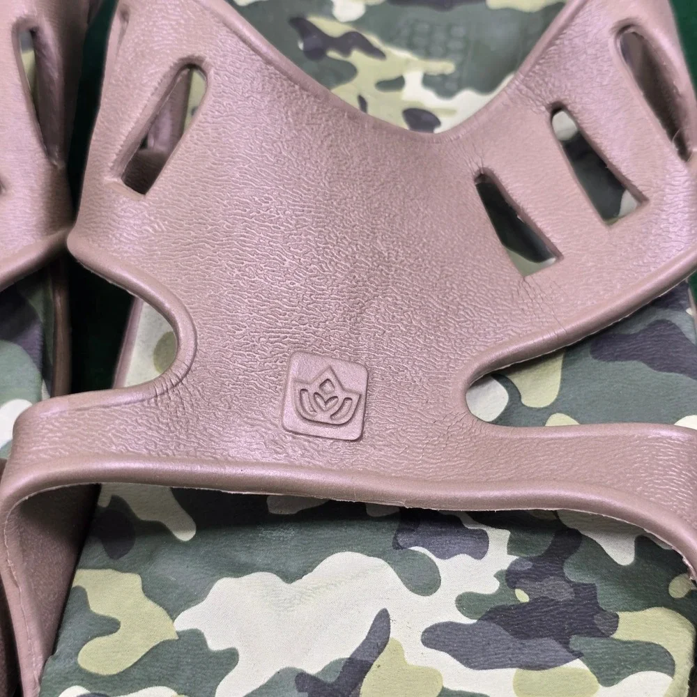 Spenco Kholo Orthotic Recovery Slide Sandals Mens 10 Camo Tan Camouflage NWOT